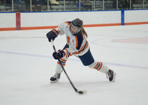 After early struggles, power play goals pushed Syracuse to a 2-1 win in their exhibition against the University of Ottawa.