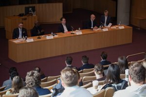 James Kelly, Luke Cooper, Kevin Whittaker, Peter Alfano and Lon Levin (left to right) speak at Syracuse College of Law’s  “Venture to Victory: Pioneer Perspectives in Tech, Venture, and Private Equity” Symposium. Hosted by the Innovation Law Center, each speaker highlighted their work experiences after graduating from the College of Law and interacted with audience members through a Q&A session as well as a mock transaction.